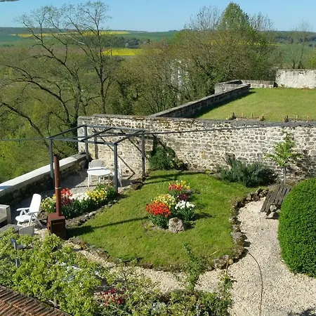Chez Fouchs - D'hotes Bed & Breakfast 3*
