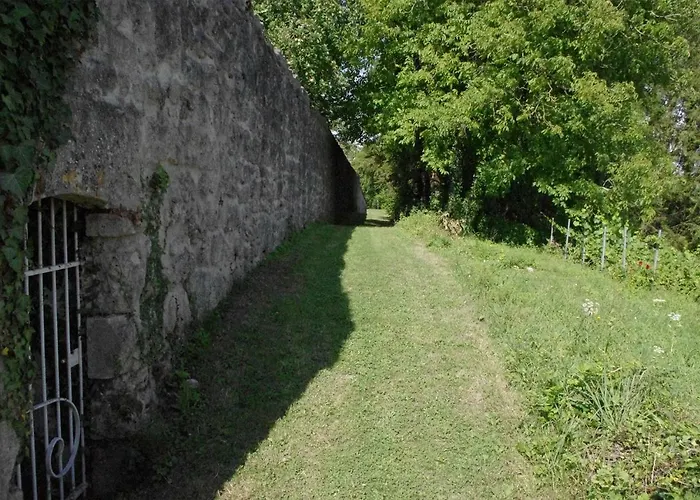 Chez Fouchs - D'hotes Bed & Breakfast 3*